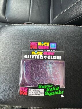 Nice Doh Cube Glitter & Glow Purple